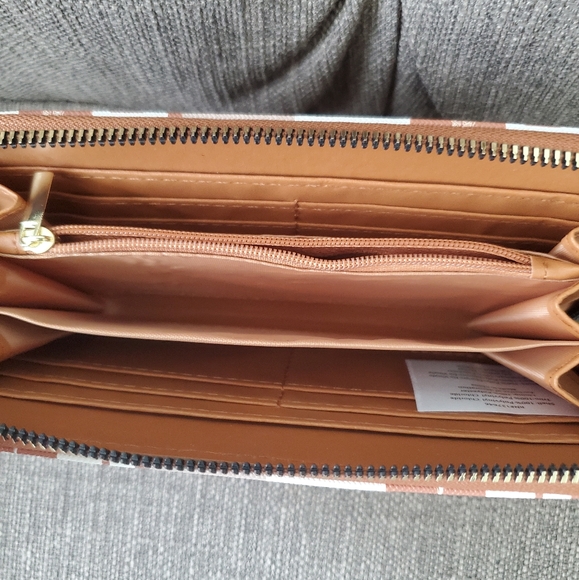 LONDON FOG ADALIA SIGNATURE ZIP AROUND WALLET - Picture 6 of 11